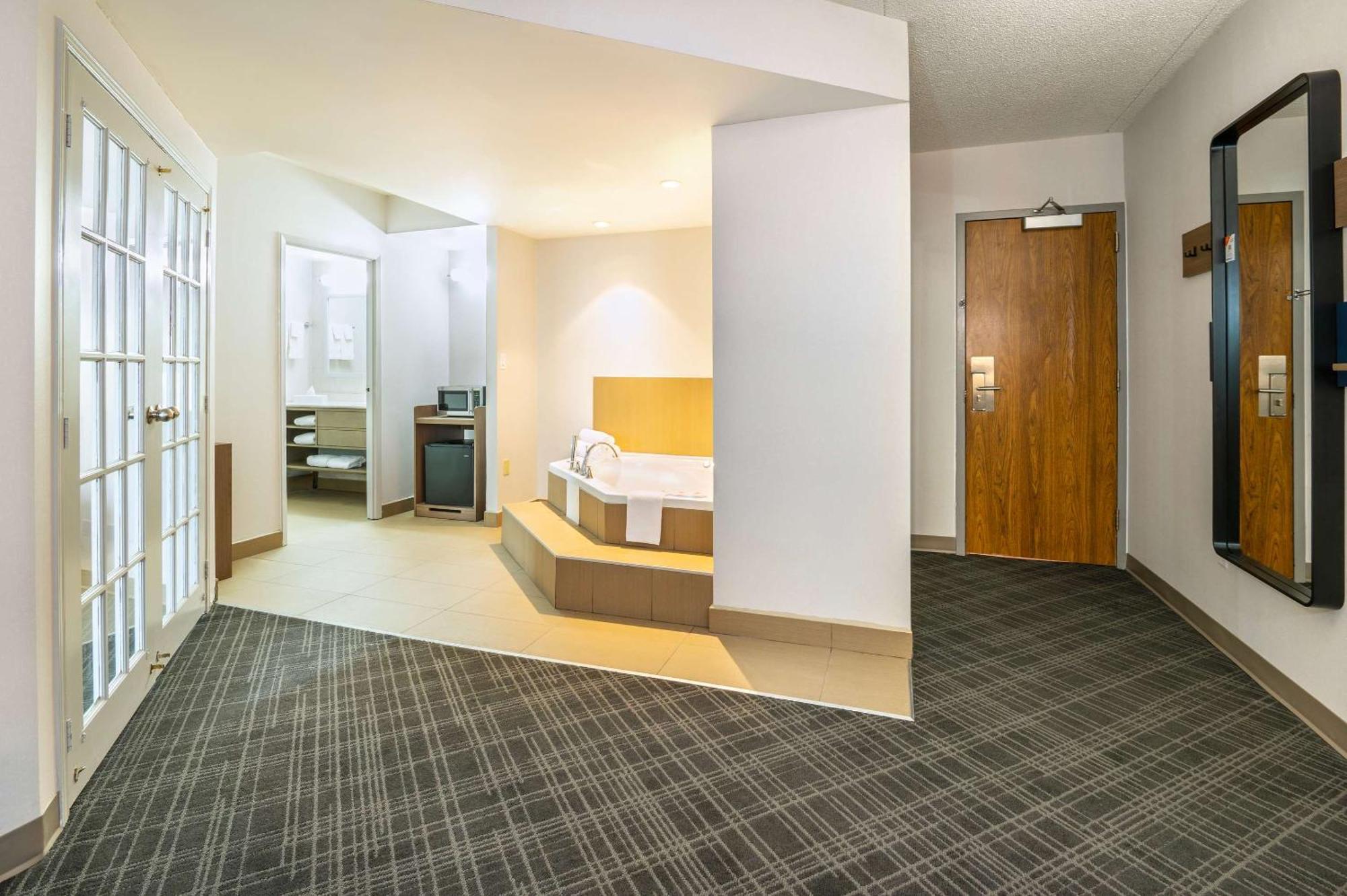 Comfort Inn & Suites Barrie Exterior foto